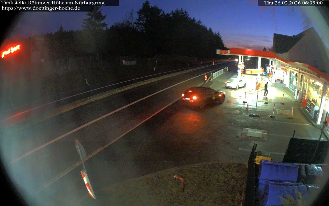 Archived image Webcam Gas station "Döttinger Höhe"