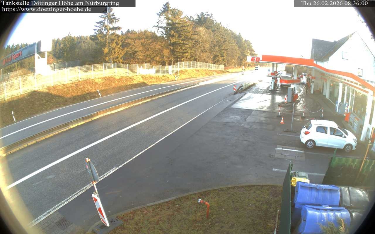 Archived image Webcam Gas station "Döttinger Höhe"