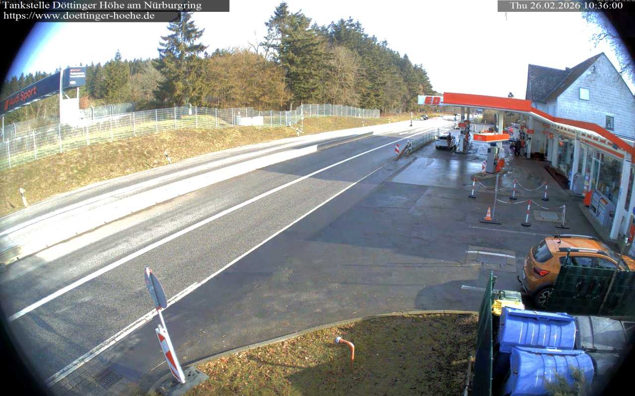 Archived image Webcam Gas station "Döttinger Höhe"
