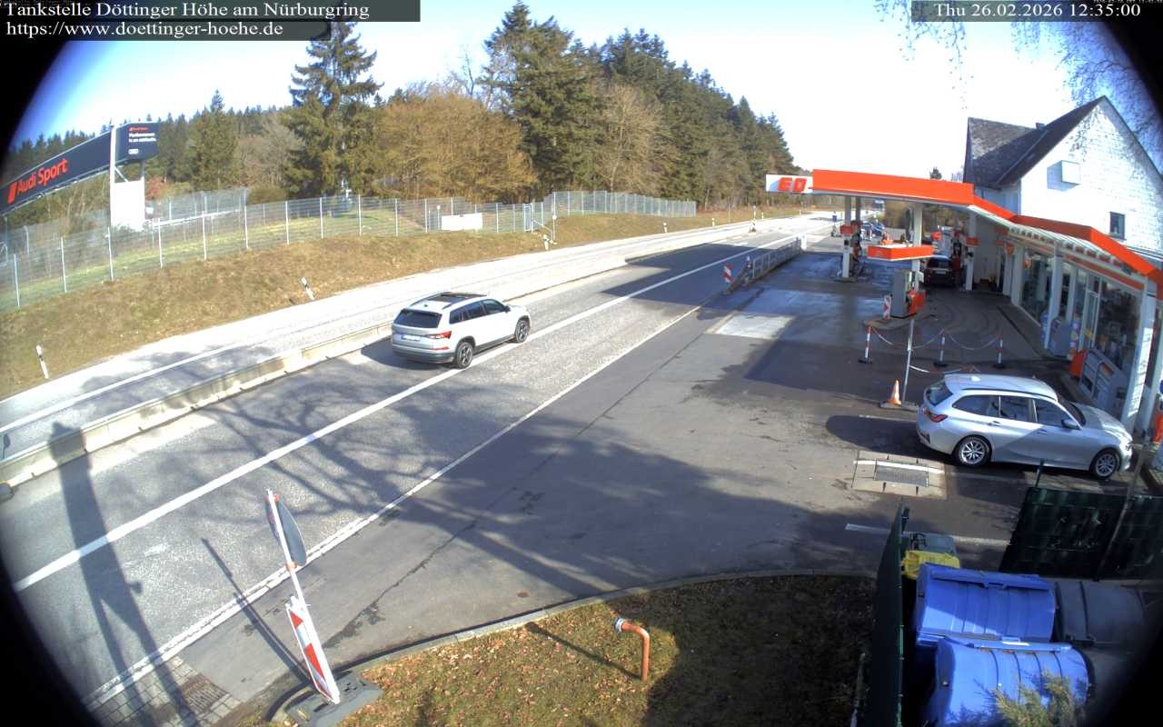 Archived image Webcam Gas station "Döttinger Höhe"