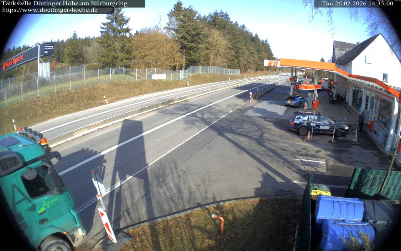 Archived image Webcam Gas station "Döttinger Höhe"