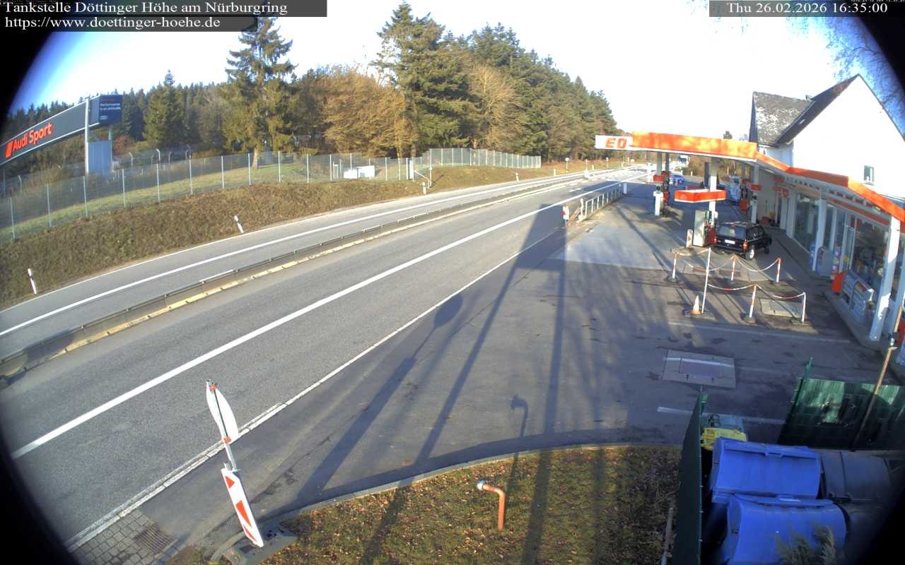 Archived image Webcam Gas station "Döttinger Höhe"