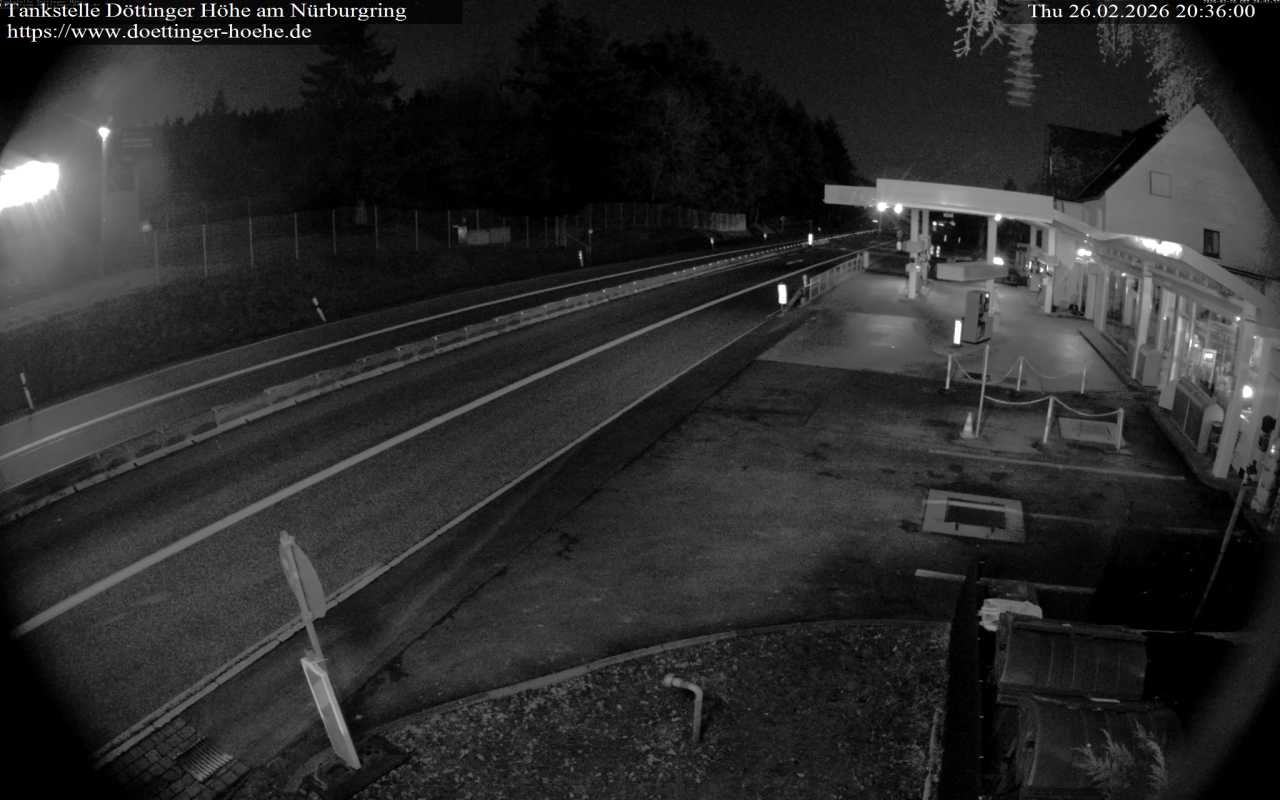Archived image Webcam Gas station "Döttinger Höhe"