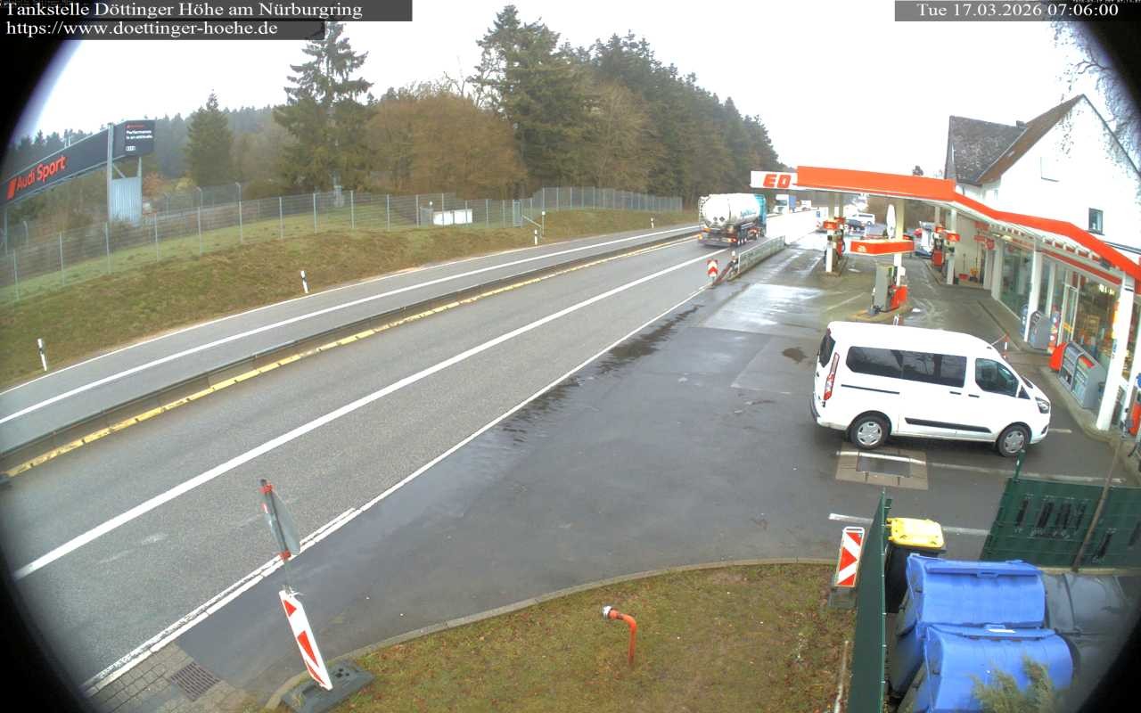 Archiv Foto Webcam Tankstelle Döttinger Höhe am Nürburgring
