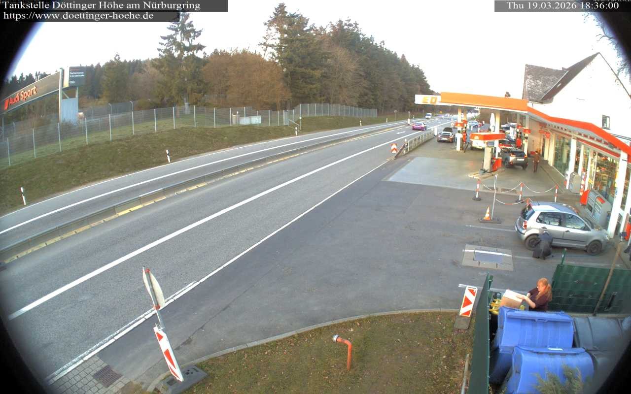 Archiv Foto Webcam Tankstelle Döttinger Höhe am Nürburgring