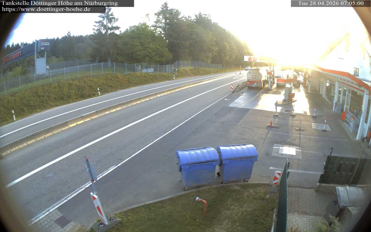 Archived image Webcam Gas station "Döttinger Höhe"