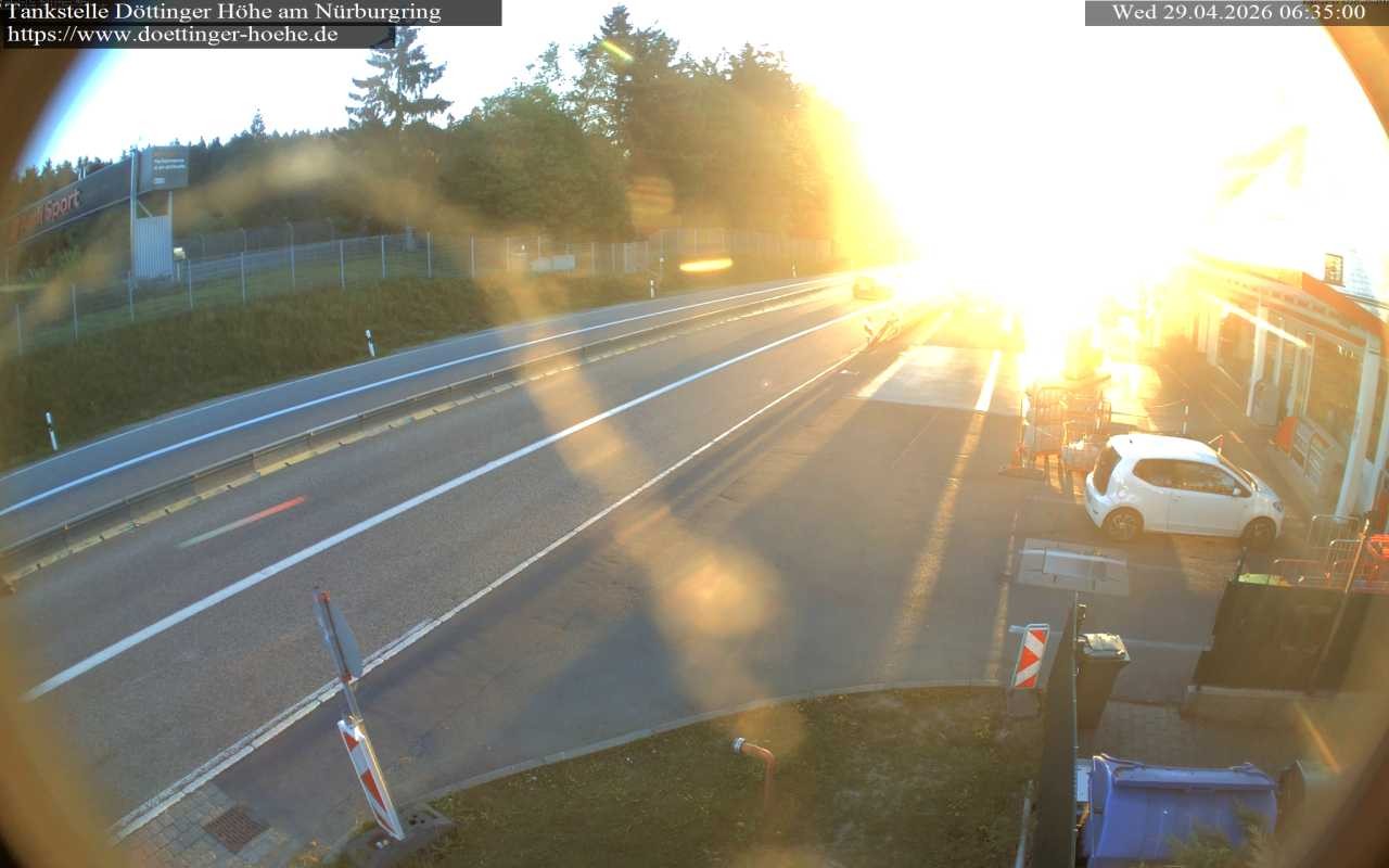 Archiv Foto Webcam Tankstelle Döttinger Höhe am Nürburgring
