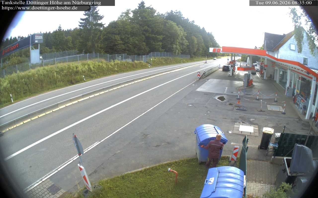 Archiv Foto Webcam Tankstelle Döttinger Höhe am Nürburgring