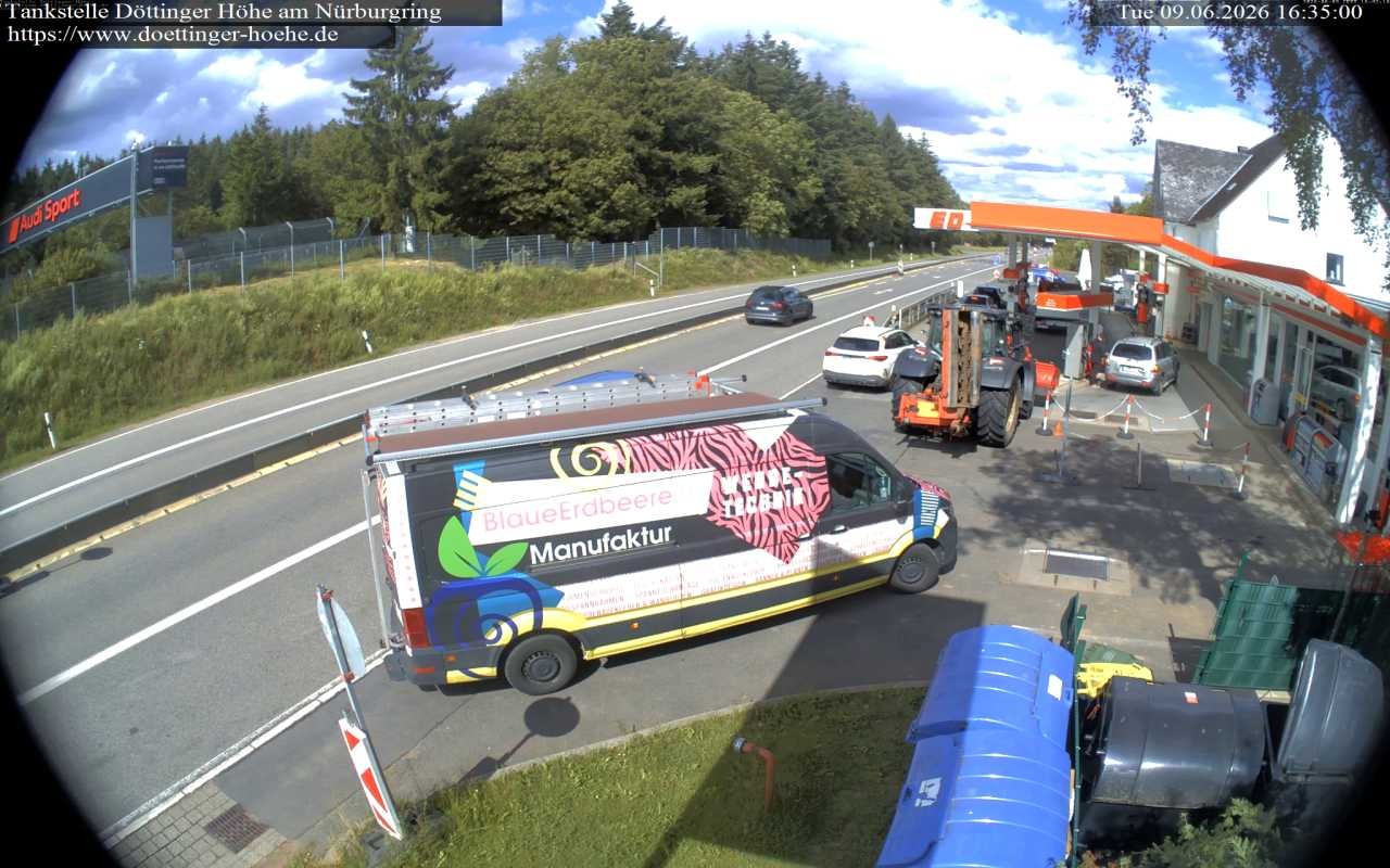 Archiv Foto Webcam Tankstelle Döttinger Höhe am Nürburgring