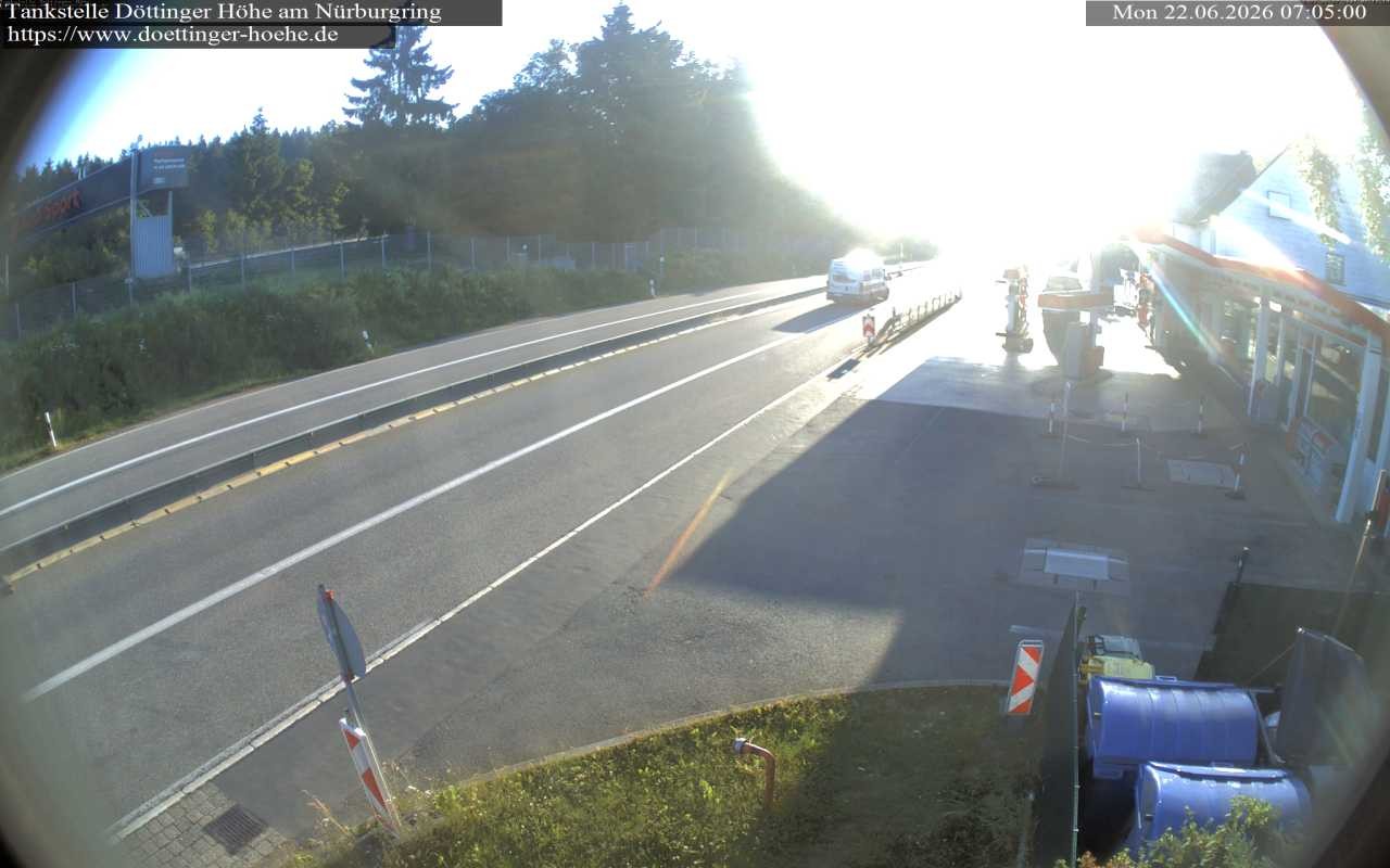Archiv Foto Webcam Tankstelle Döttinger Höhe am Nürburgring