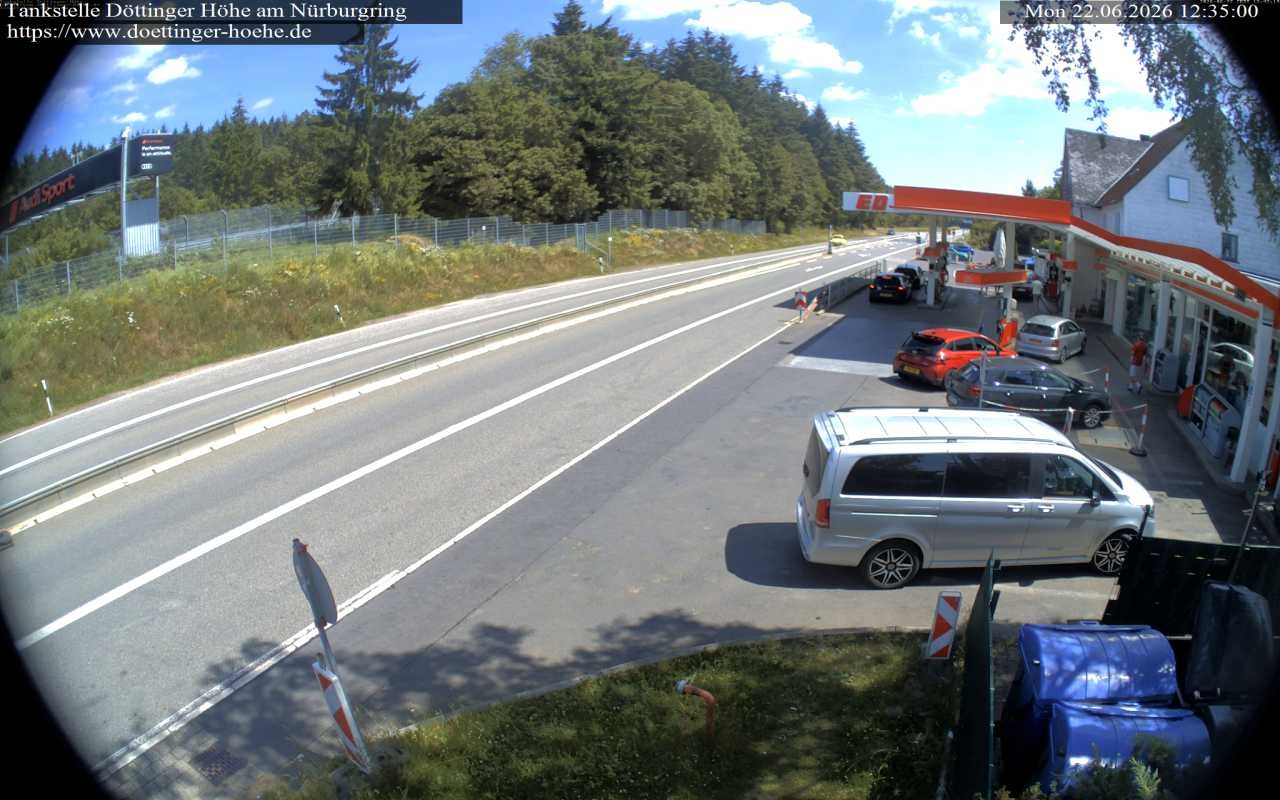 Archived image Webcam Gas station "Döttinger Höhe"