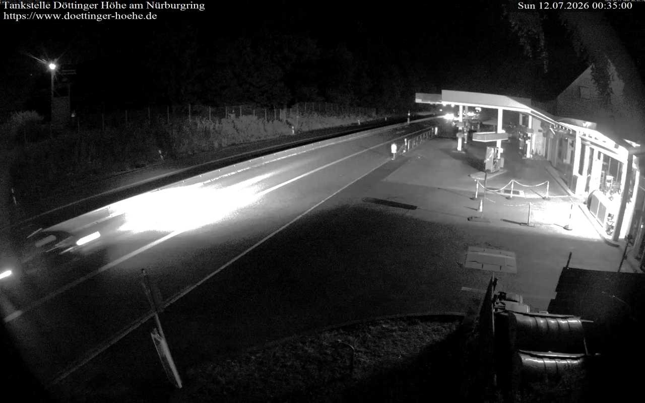 Archived image Webcam Gas station "Döttinger Höhe"