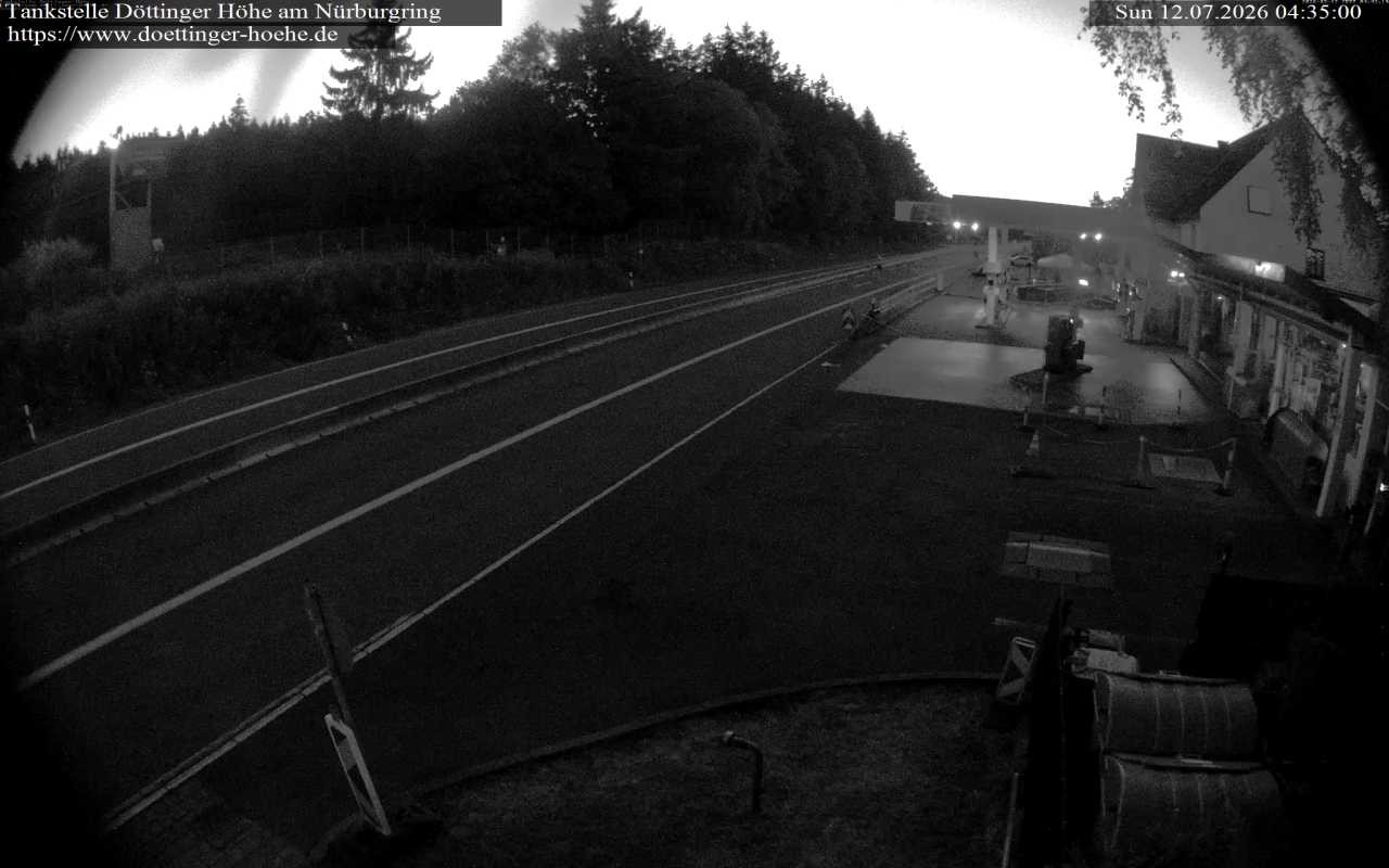 Archived image Webcam Gas station "Döttinger Höhe"