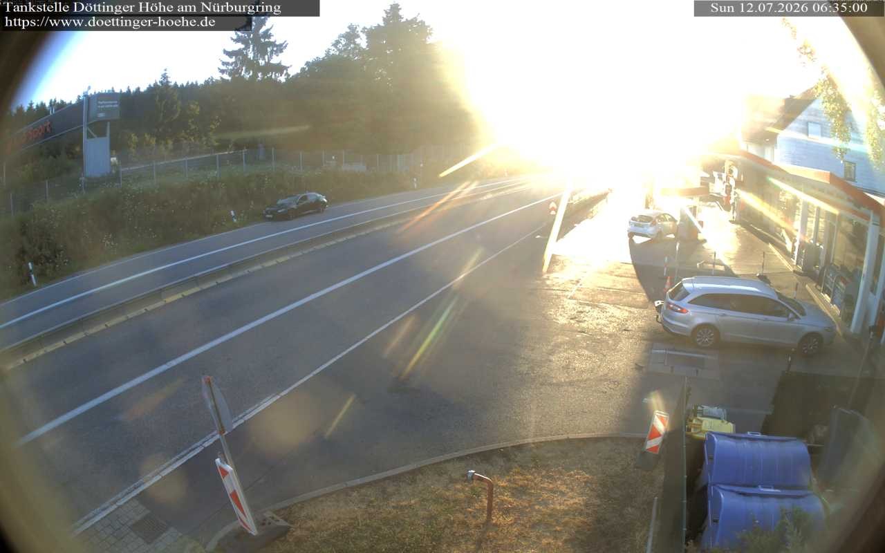 Archived image Webcam Gas station "Döttinger Höhe"