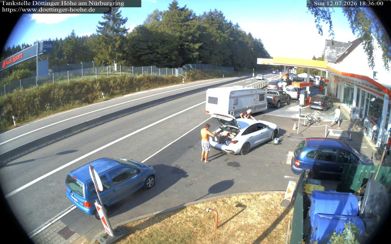 Archived image Webcam Gas station "Döttinger Höhe"