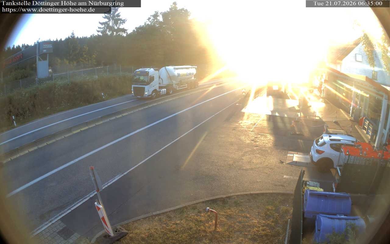 Archiv Foto Webcam Tankstelle Döttinger Höhe am Nürburgring