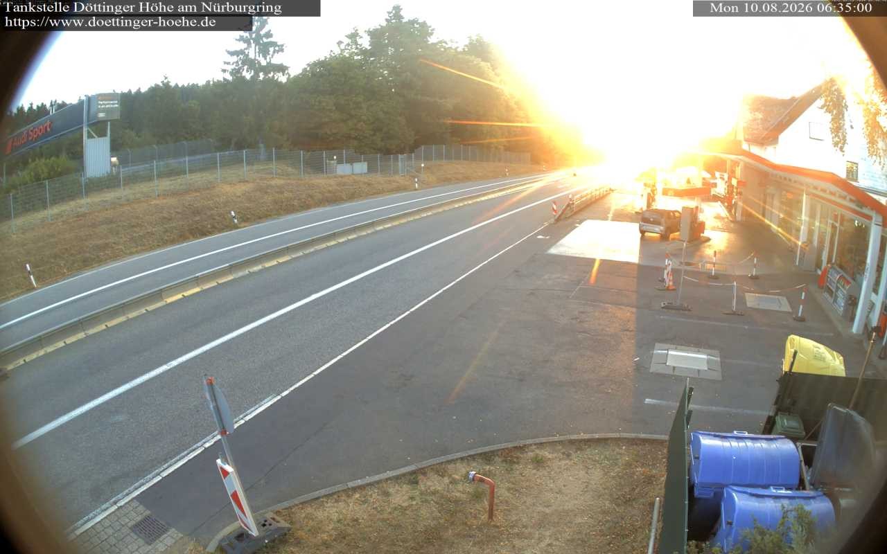 Archived image Webcam Gas station "Döttinger Höhe"