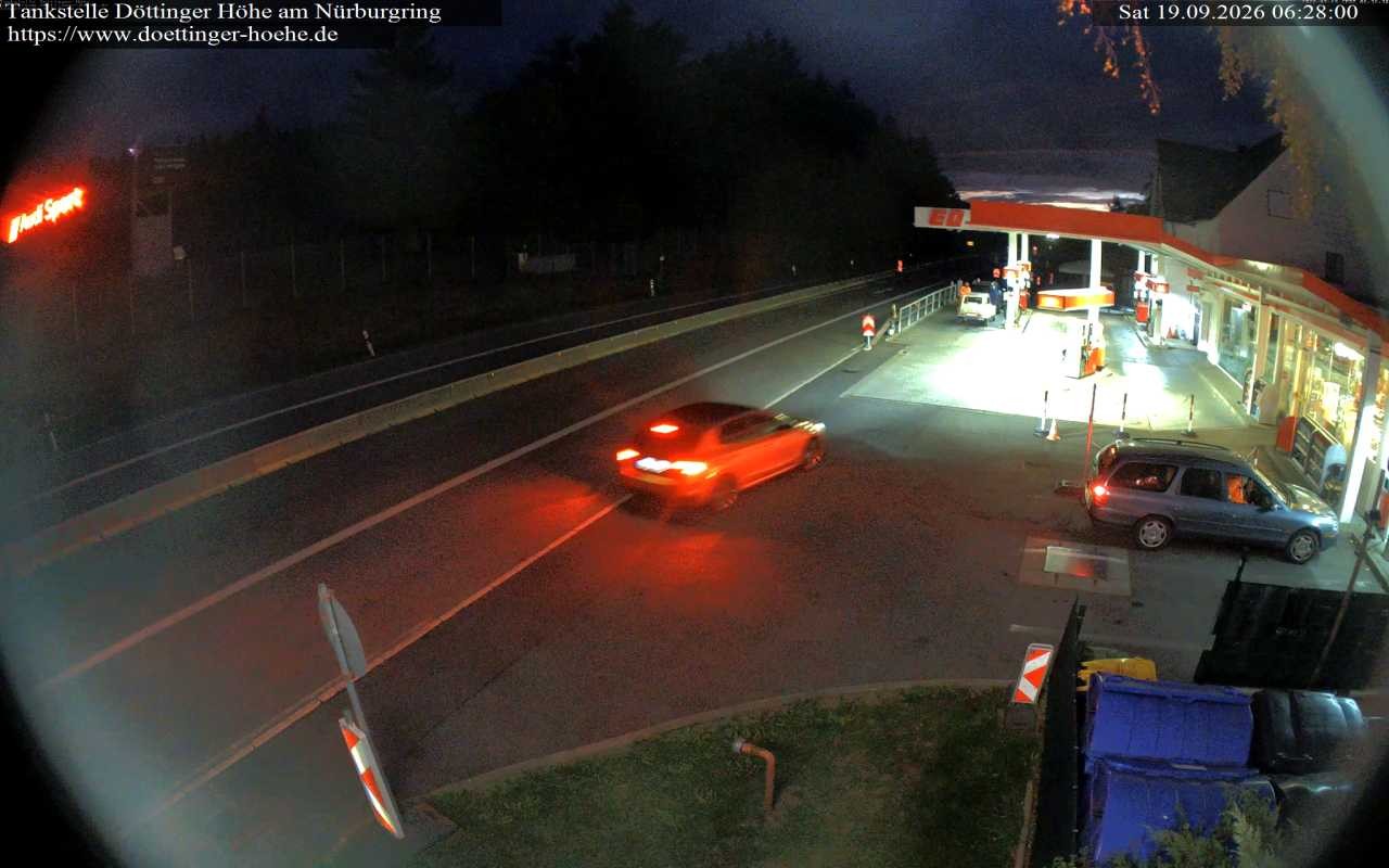 Archiv Foto Webcam Tankstelle Döttinger Höhe am Nürburgring