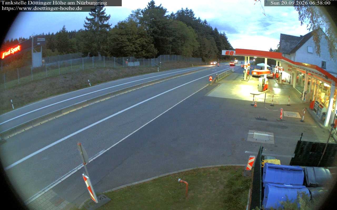 Archiv Foto Webcam Tankstelle Döttinger Höhe am Nürburgring