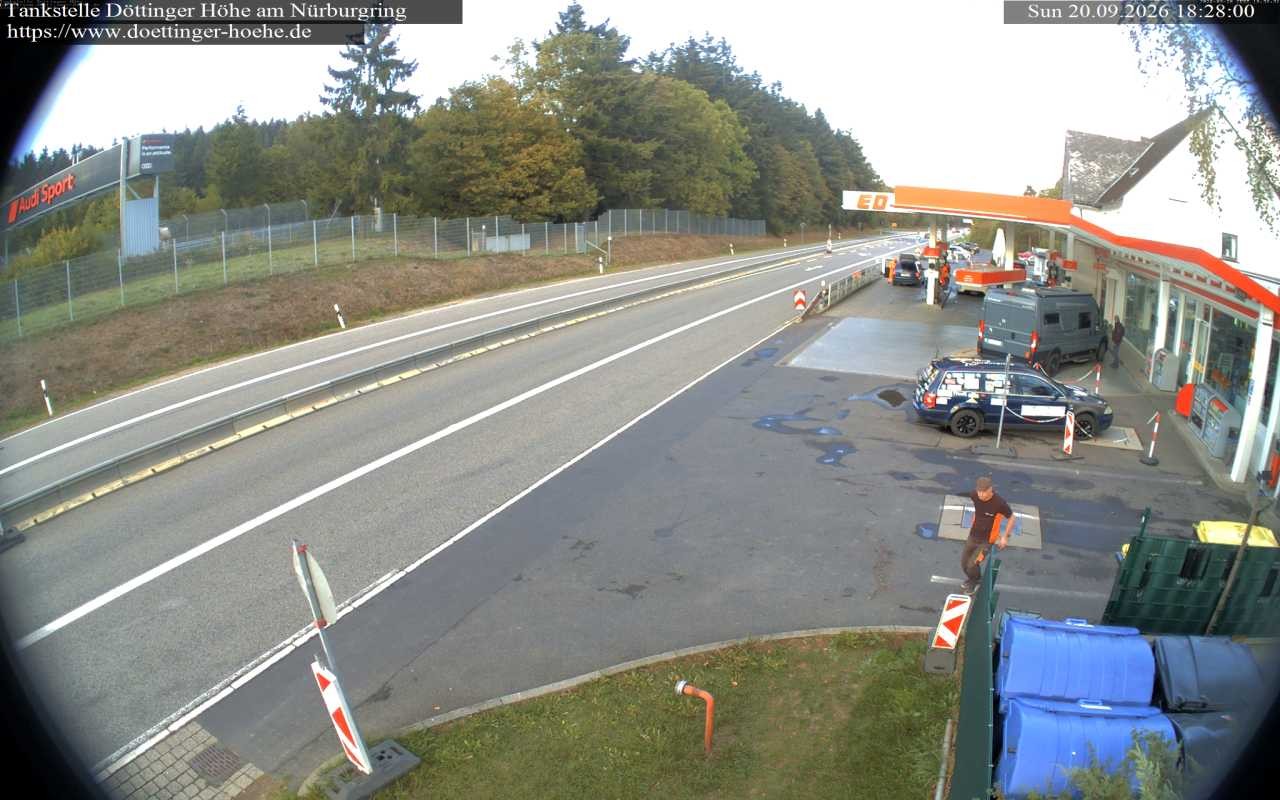 Archiv Foto Webcam Tankstelle Döttinger Höhe am Nürburgring