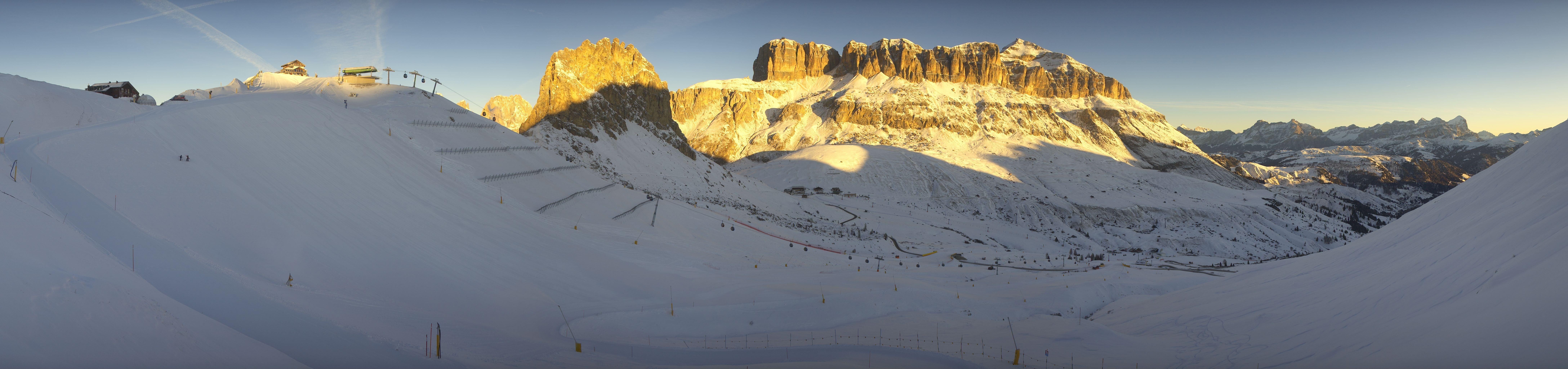 Archiv Foto Webcam Fassatal Panorama - Pordoi Pass