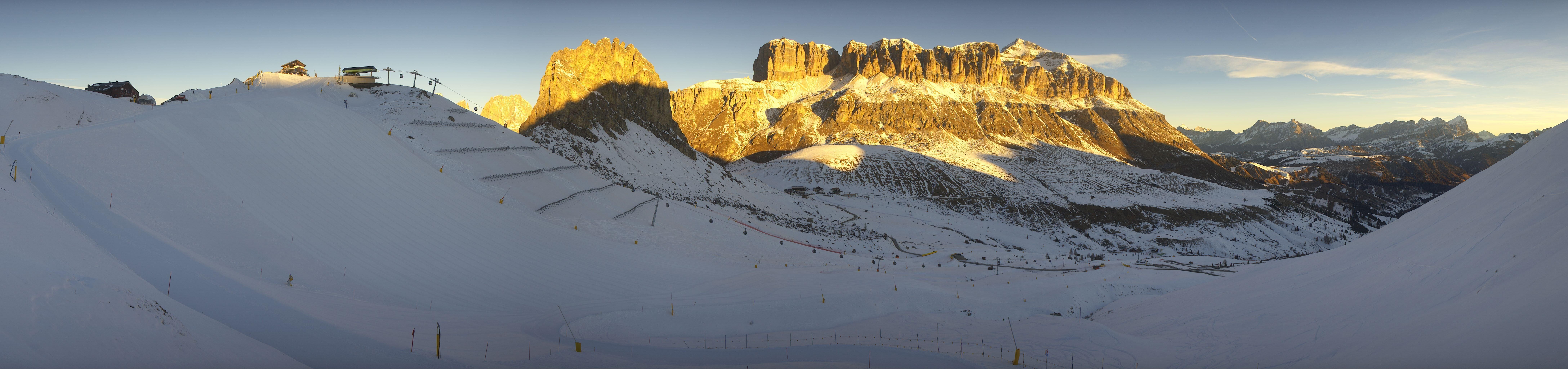 Archiv Foto Webcam Fassatal Panorama - Pordoi Pass