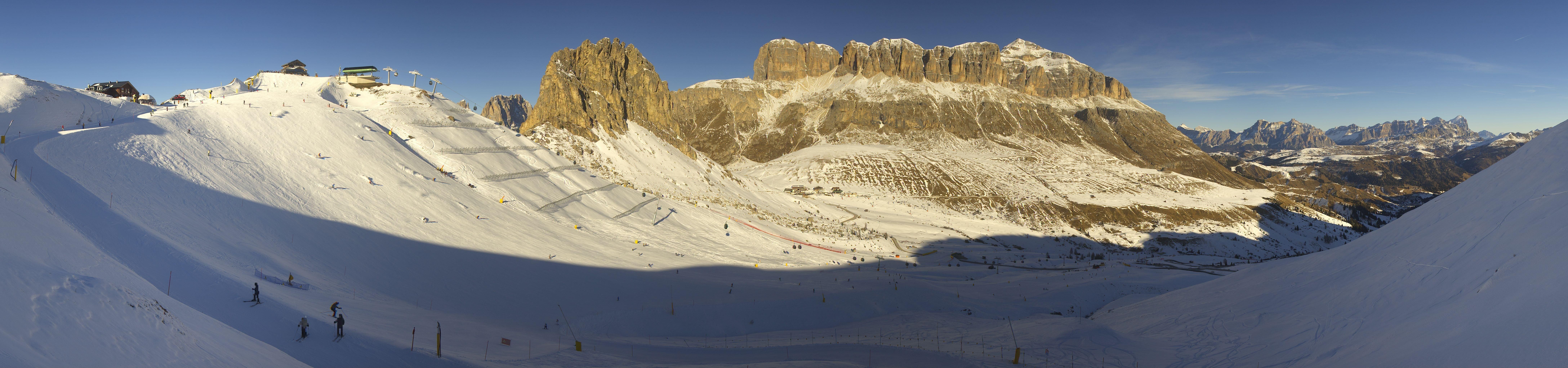 Archiv Foto Webcam Fassatal Panorama - Pordoi Pass