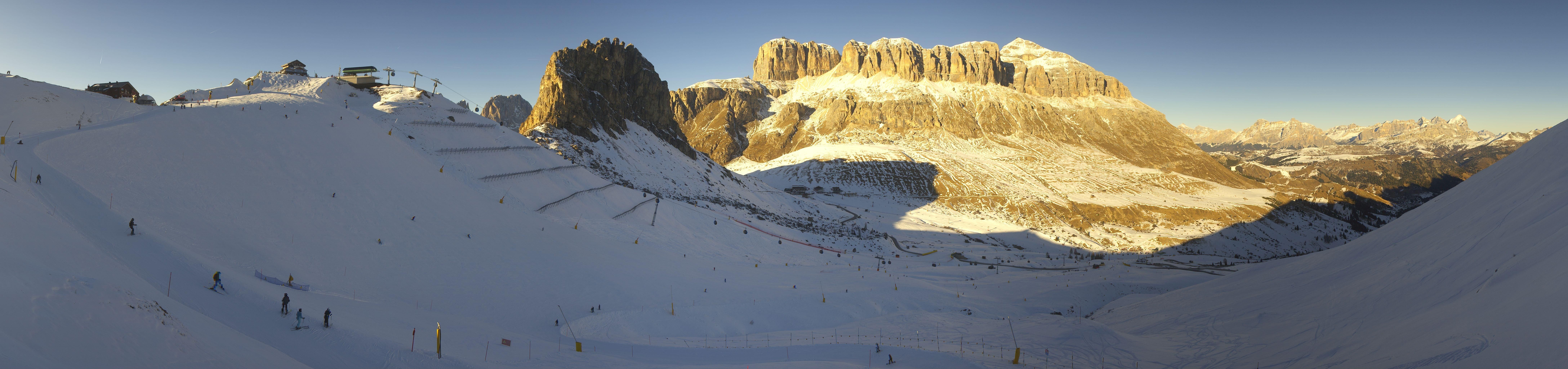 Archiv Foto Webcam Fassatal Panorama - Pordoi Pass