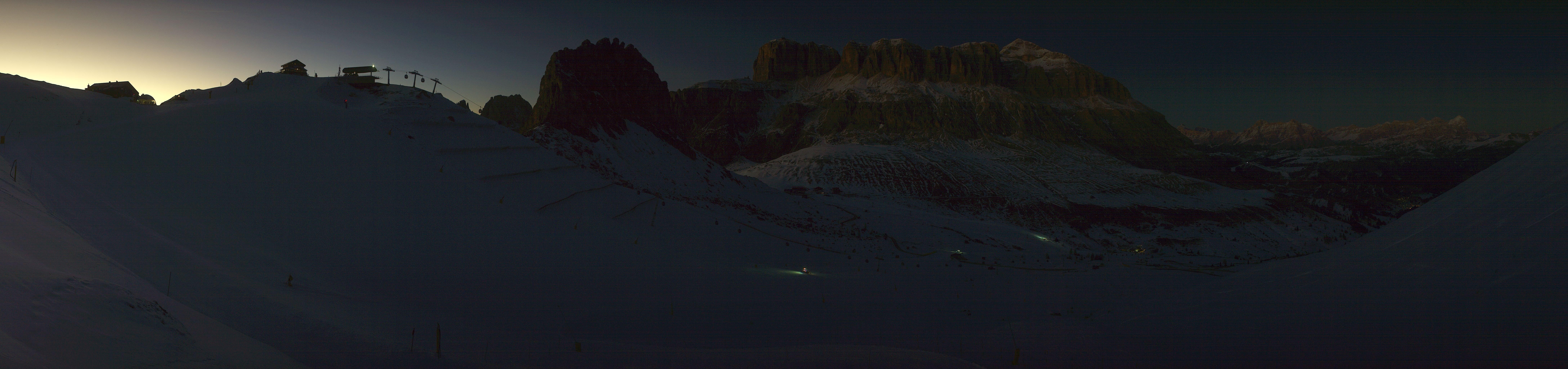 Archiv Foto Webcam Fassatal Panorama - Pordoi Pass