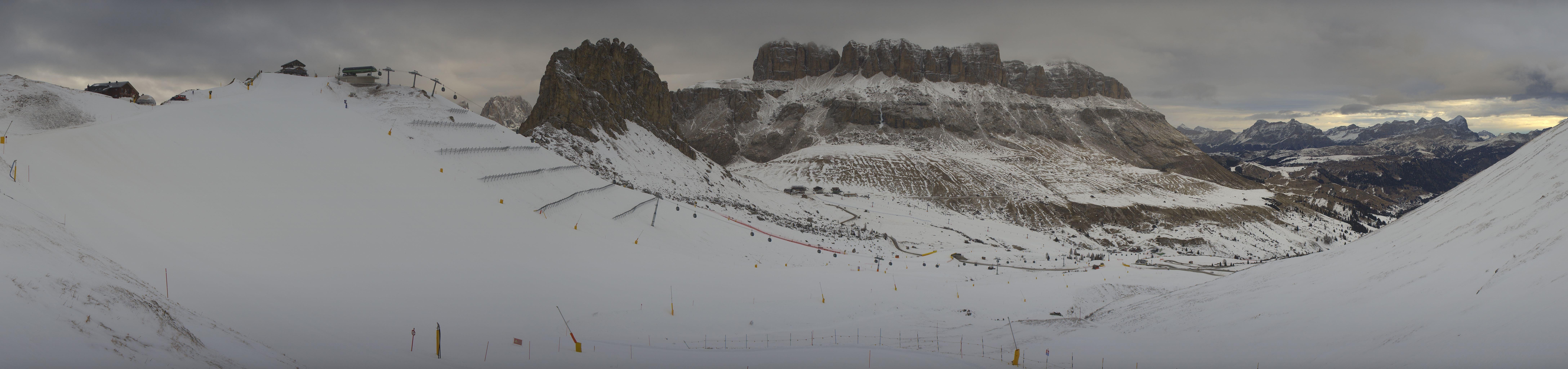 Archiv Foto Webcam Fassatal Panorama - Pordoi Pass