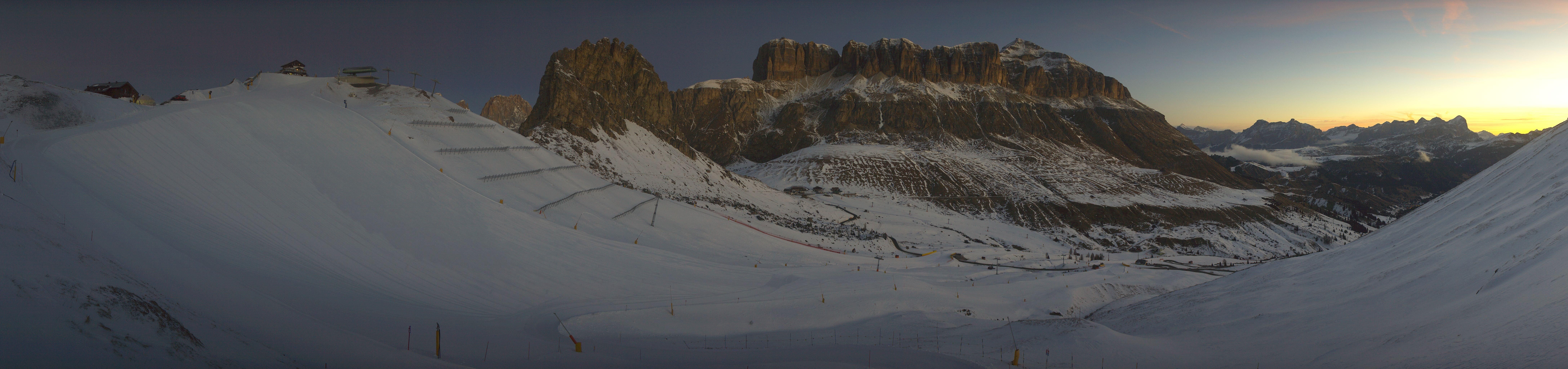Archiv Foto Webcam Fassatal Panorama - Pordoi Pass