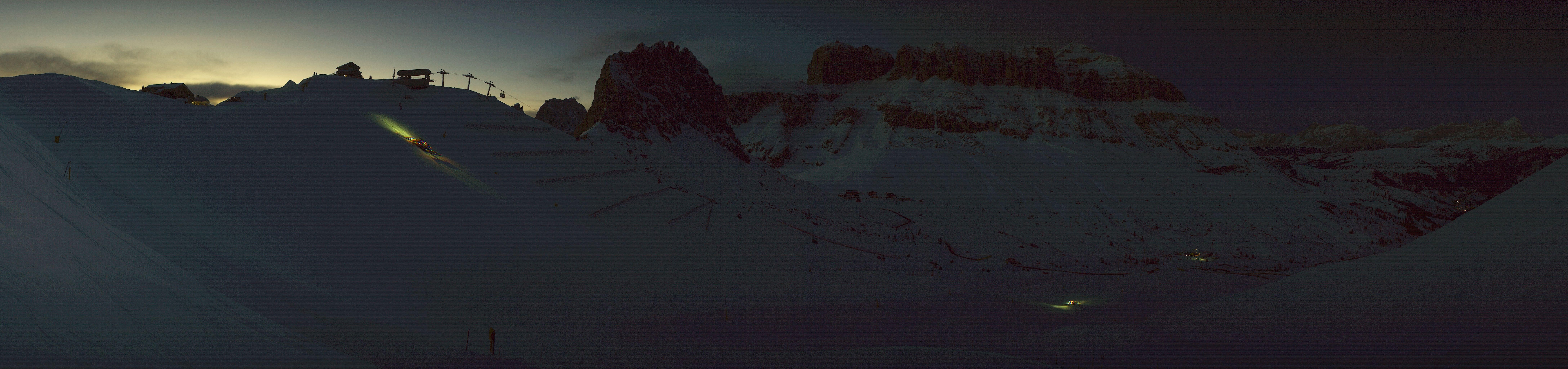 Archiv Foto Webcam Fassatal Panorama - Pordoi Pass