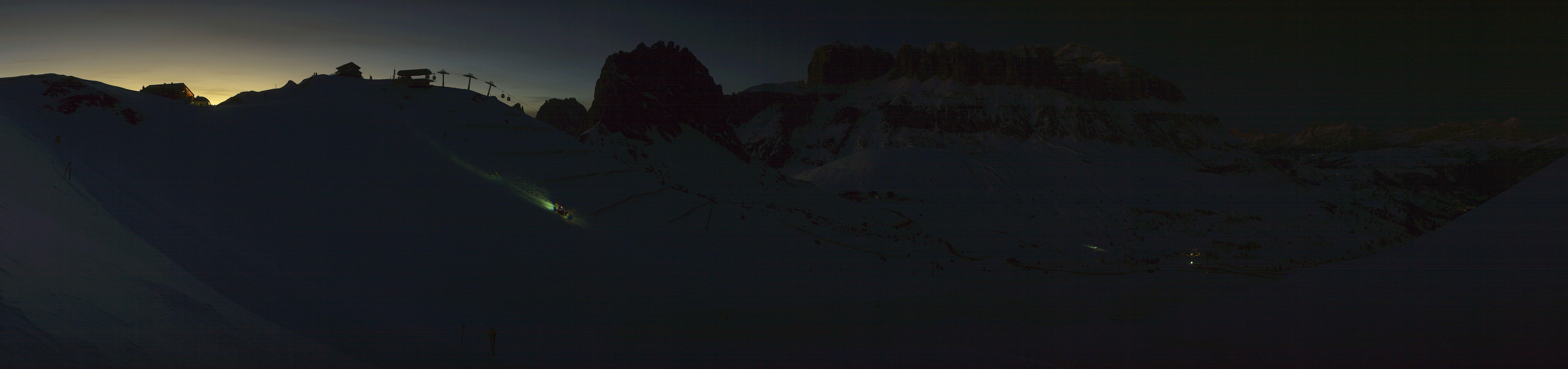 Archiv Foto Webcam Fassatal Panorama - Pordoi Pass