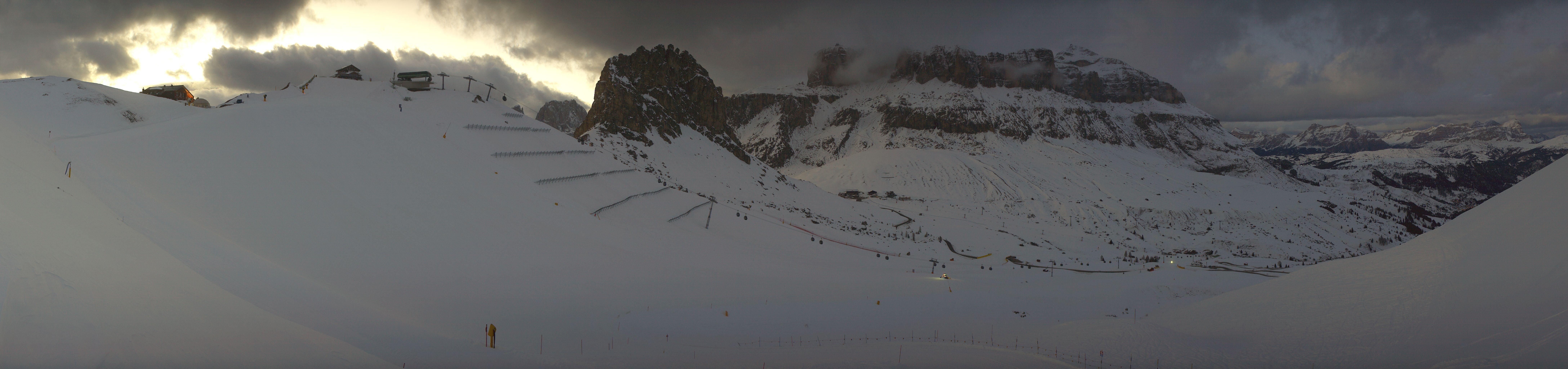 Archiv Foto Webcam Fassatal Panorama - Pordoi Pass