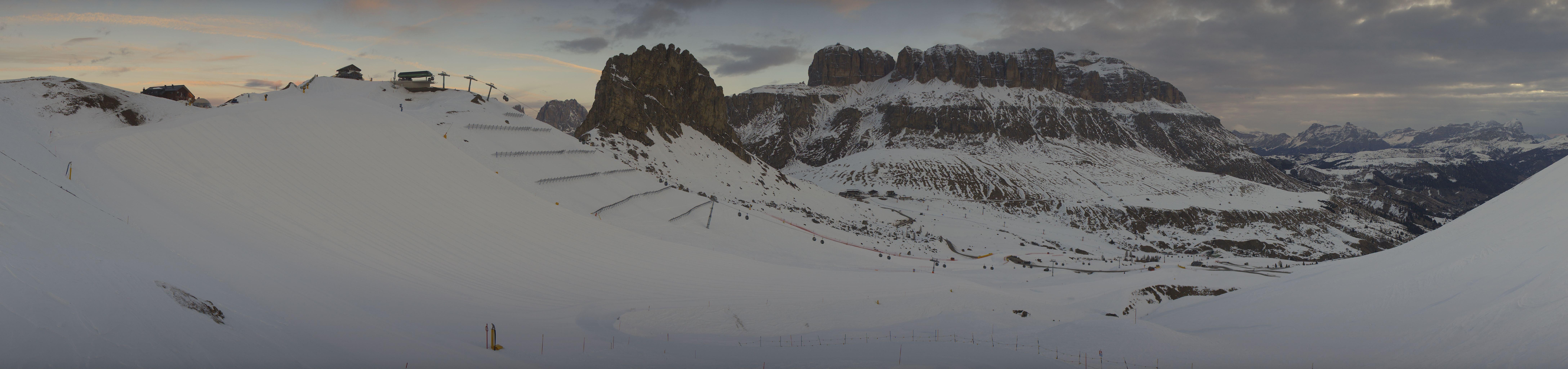 Archiv Foto Webcam Fassatal Panorama - Pordoi Pass