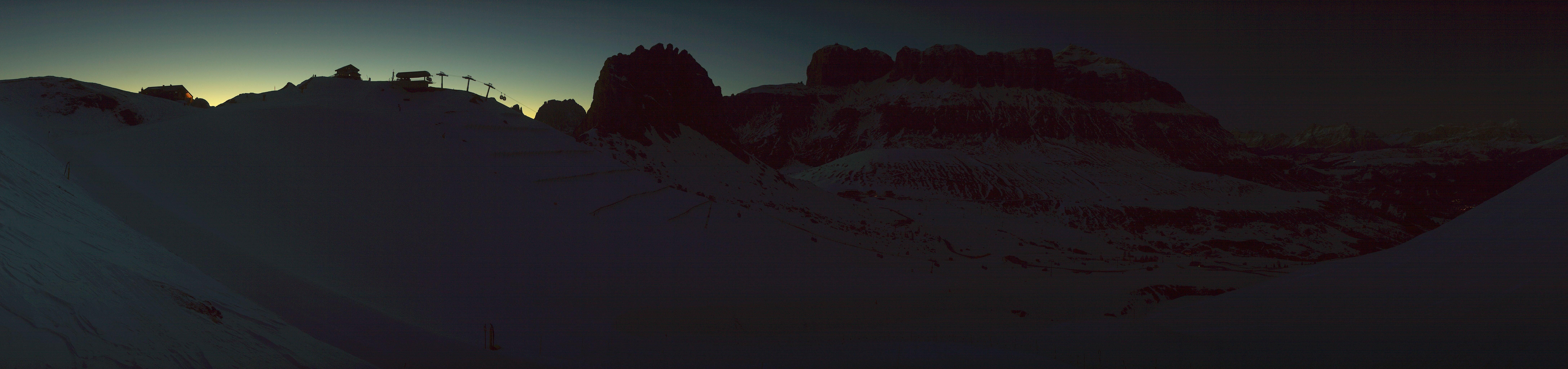 Archiv Foto Webcam Fassatal Panorama - Pordoi Pass