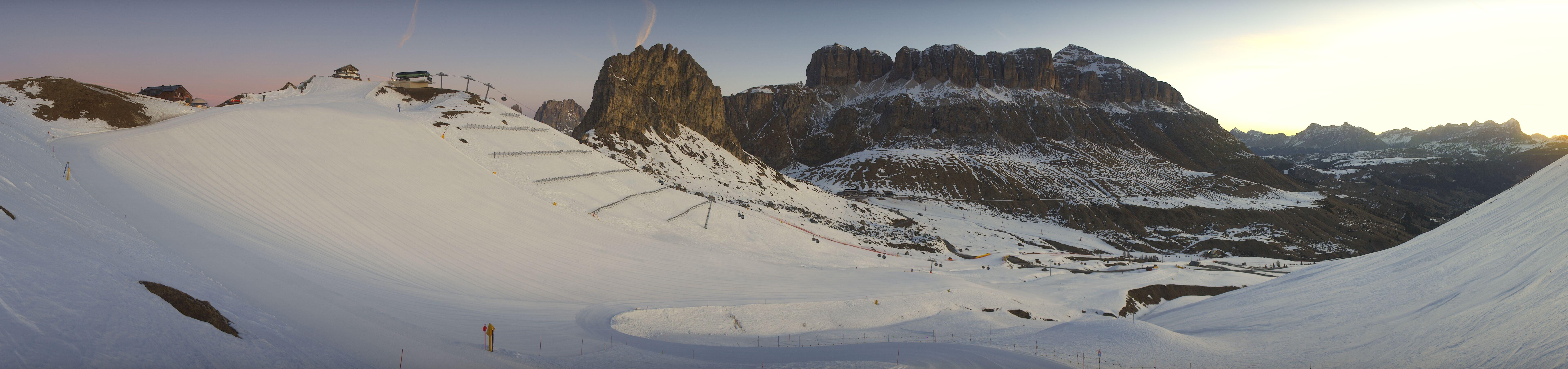 Archiv Foto Webcam Fassatal Panorama - Pordoi Pass