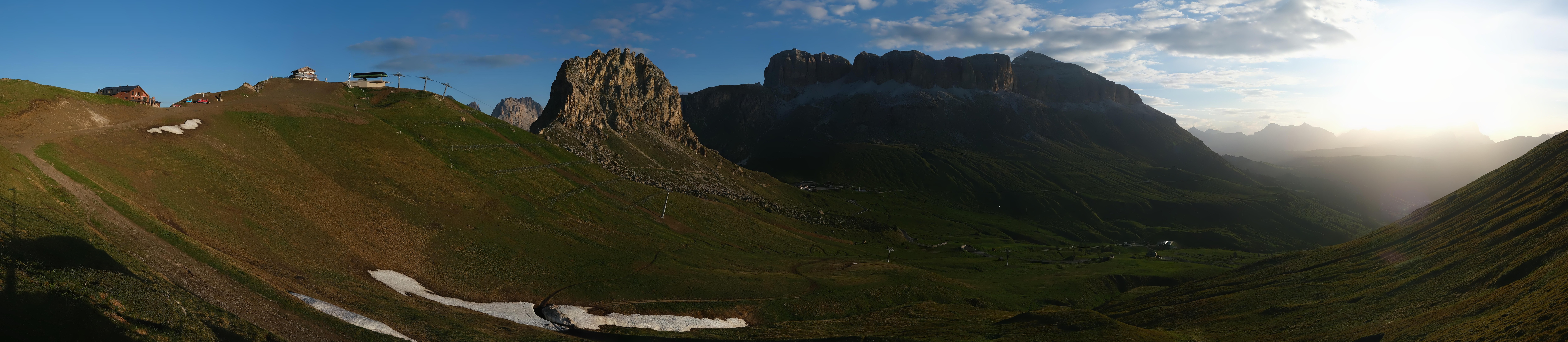 Archiv Foto Webcam Fassatal Panorama - Pordoi Pass
