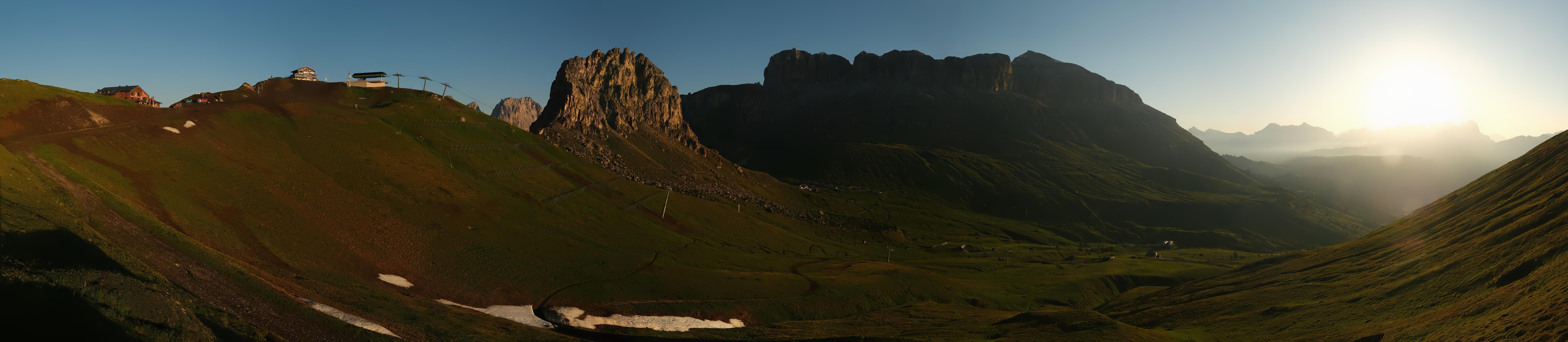 Archiv Foto Webcam Fassatal Panorama - Pordoi Pass