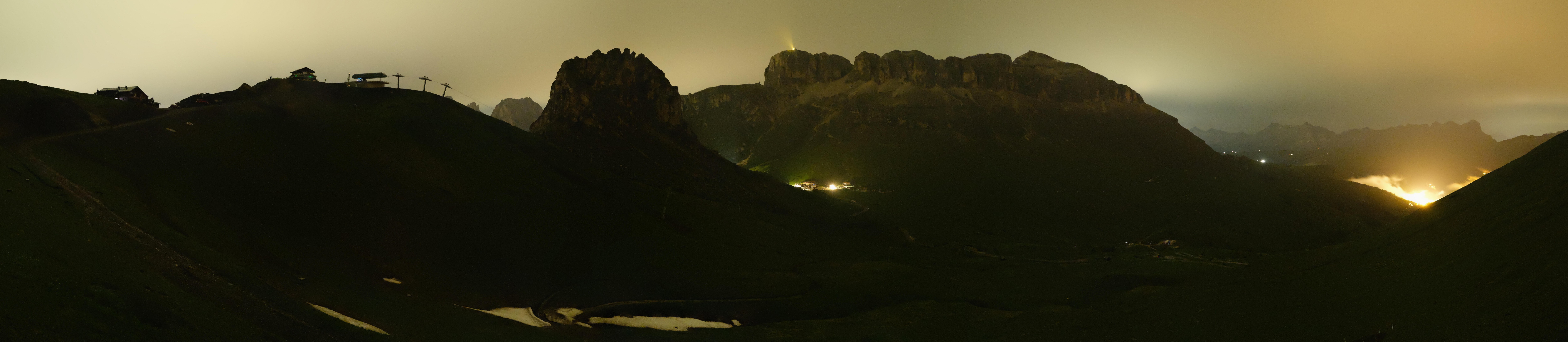 Archiv Foto Webcam Fassatal Panorama - Pordoi Pass