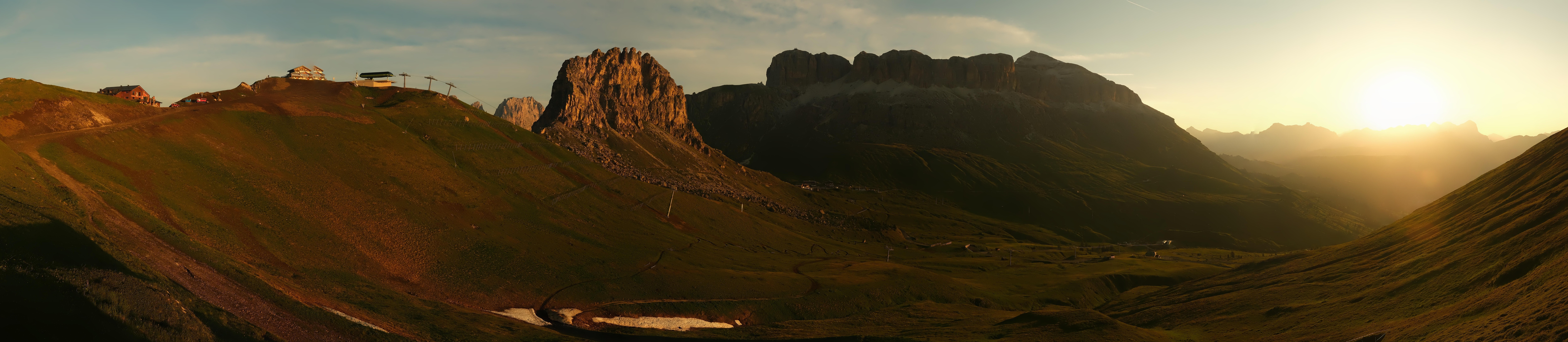 Archiv Foto Webcam Fassatal Panorama - Pordoi Pass