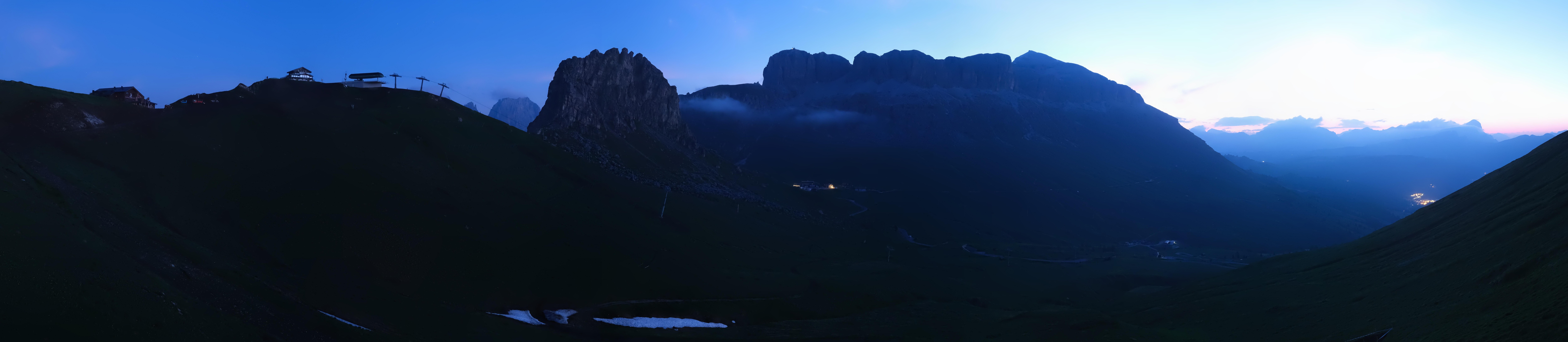 Archiv Foto Webcam Fassatal Panorama - Pordoi Pass