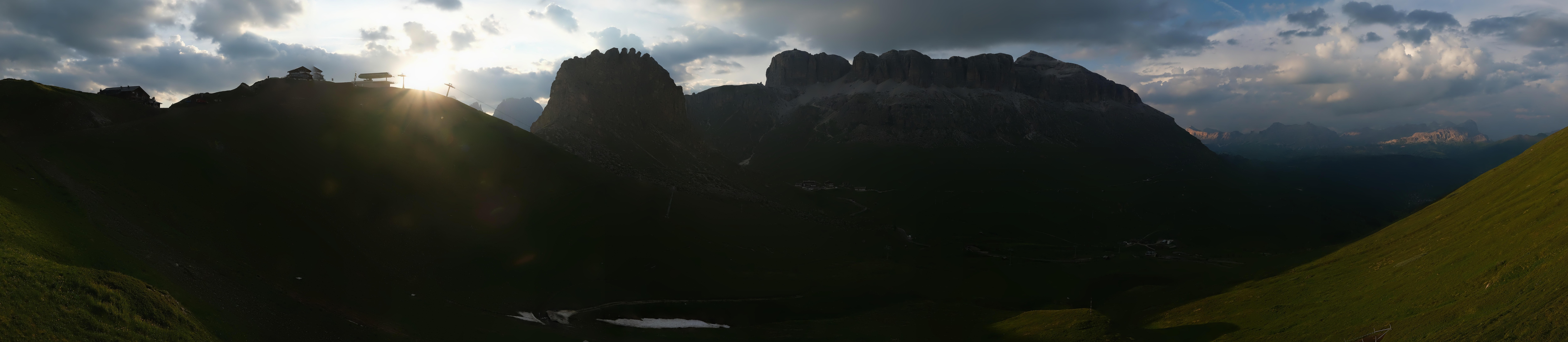 Archiv Foto Webcam Fassatal Panorama - Pordoi Pass