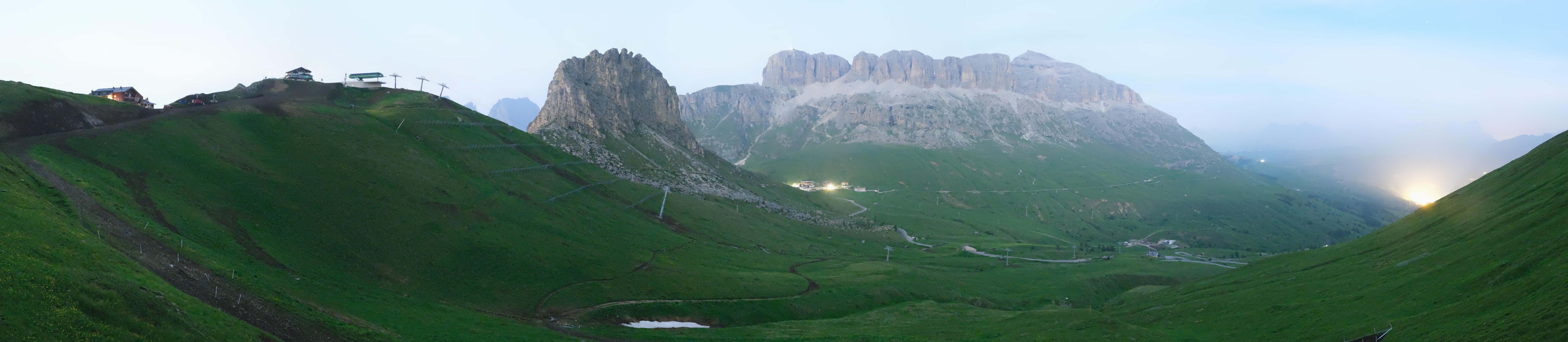 Archiv Foto Webcam Fassatal Panorama - Pordoi Pass