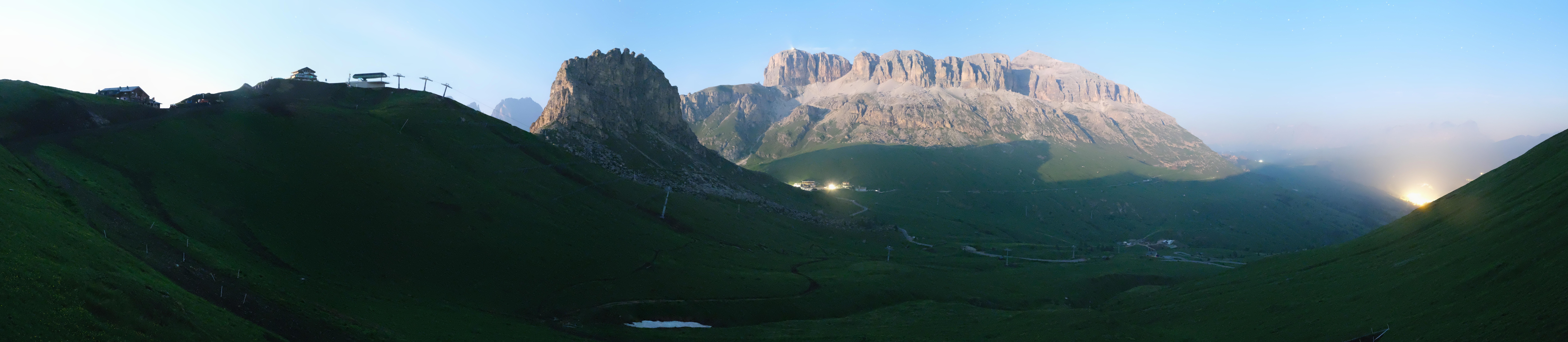 Archiv Foto Webcam Fassatal Panorama - Pordoi Pass