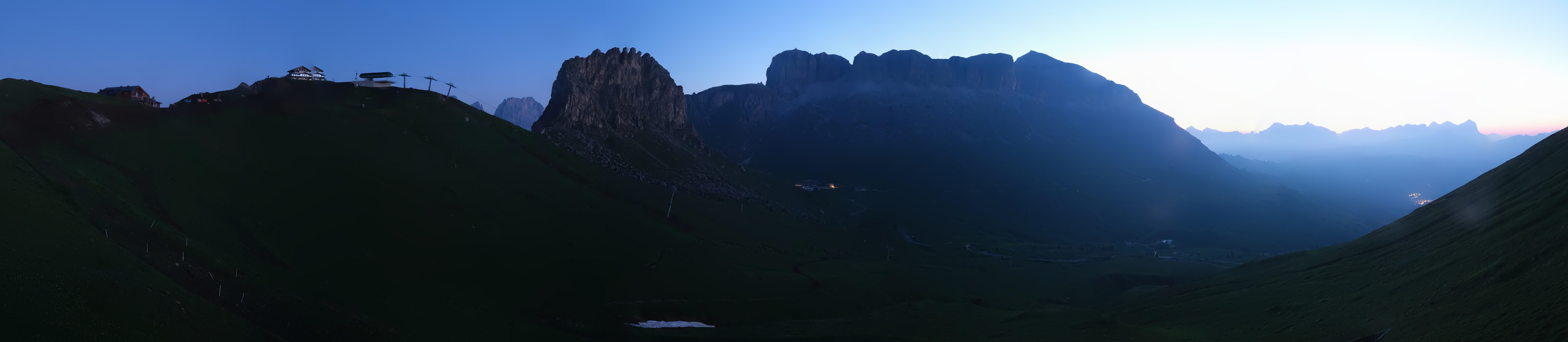 Archiv Foto Webcam Fassatal Panorama - Pordoi Pass