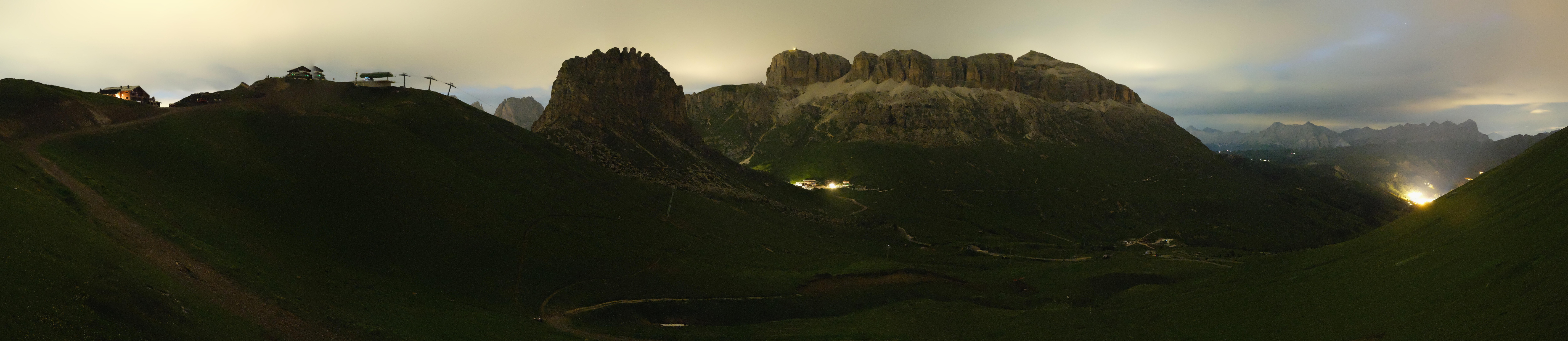Archiv Foto Webcam Fassatal Panorama - Pordoi Pass