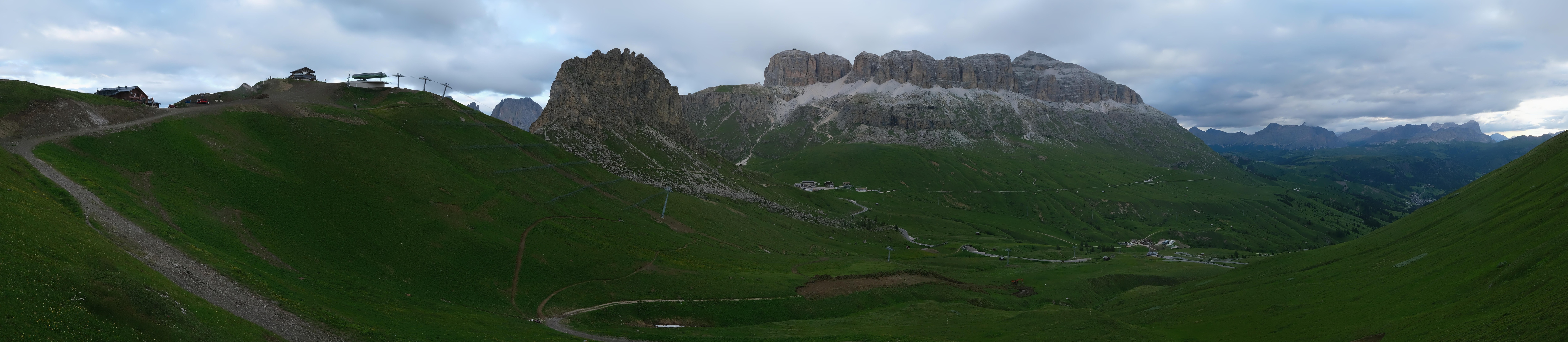 Archiv Foto Webcam Fassatal Panorama - Pordoi Pass