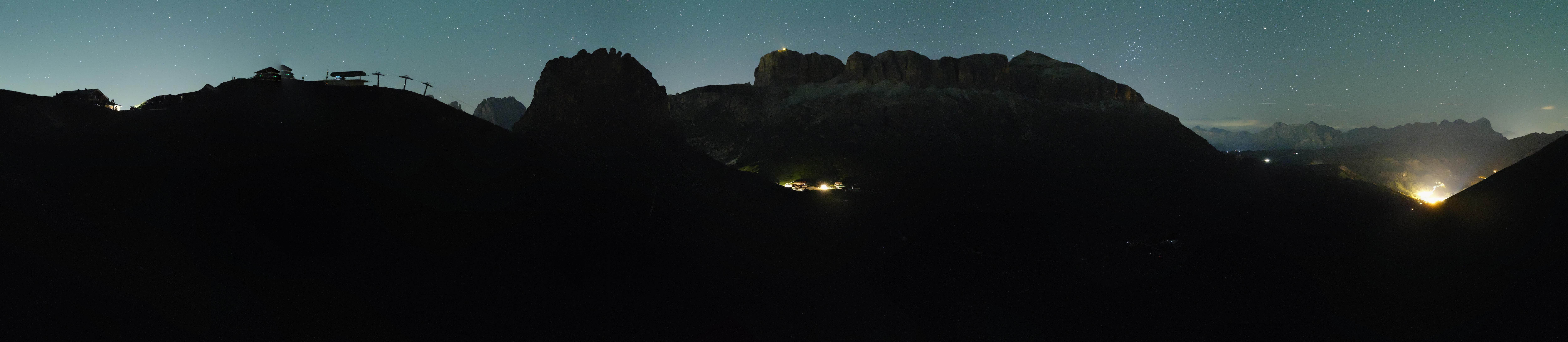 Archiv Foto Webcam Fassatal Panorama - Pordoi Pass