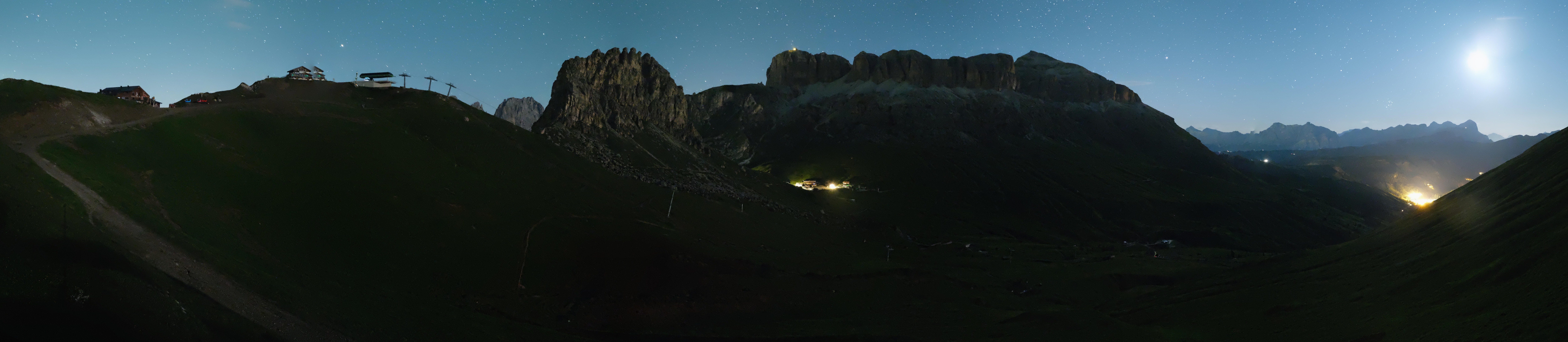 Archiv Foto Webcam Fassatal Panorama - Pordoi Pass